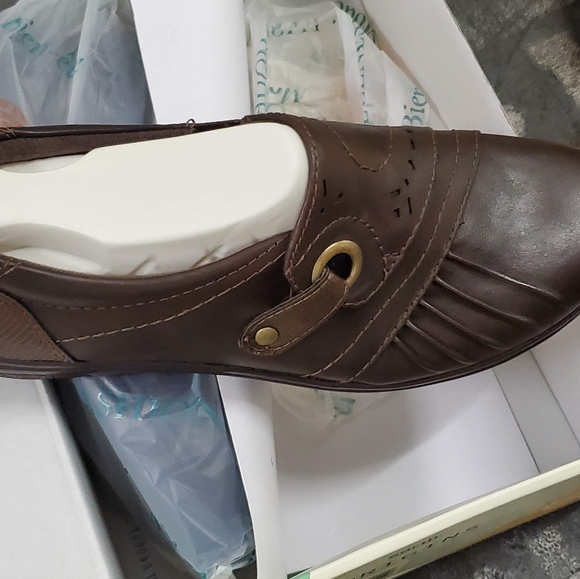 Clogs - Picture 4 of 4